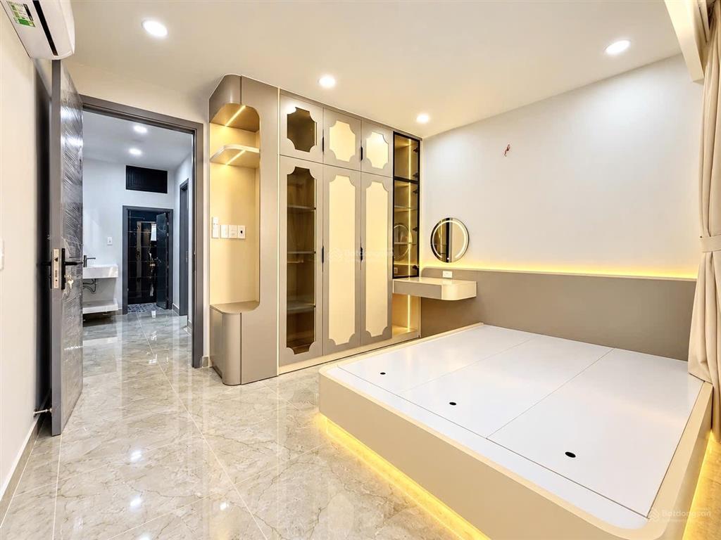 Nhà mới đẹp, full nội thất, sổ đẹp, ko lg qh  thành thái  3.7x8(30m2), 3 tầng  5.8 tỷ