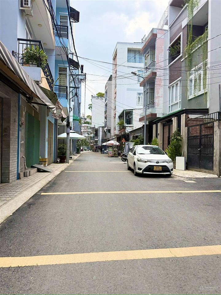 Nhà mới đẹp, full nội thất, sổ đẹp, ko lg qh  thành thái  3.7x8(30m2), 3 tầng  5.8 tỷ