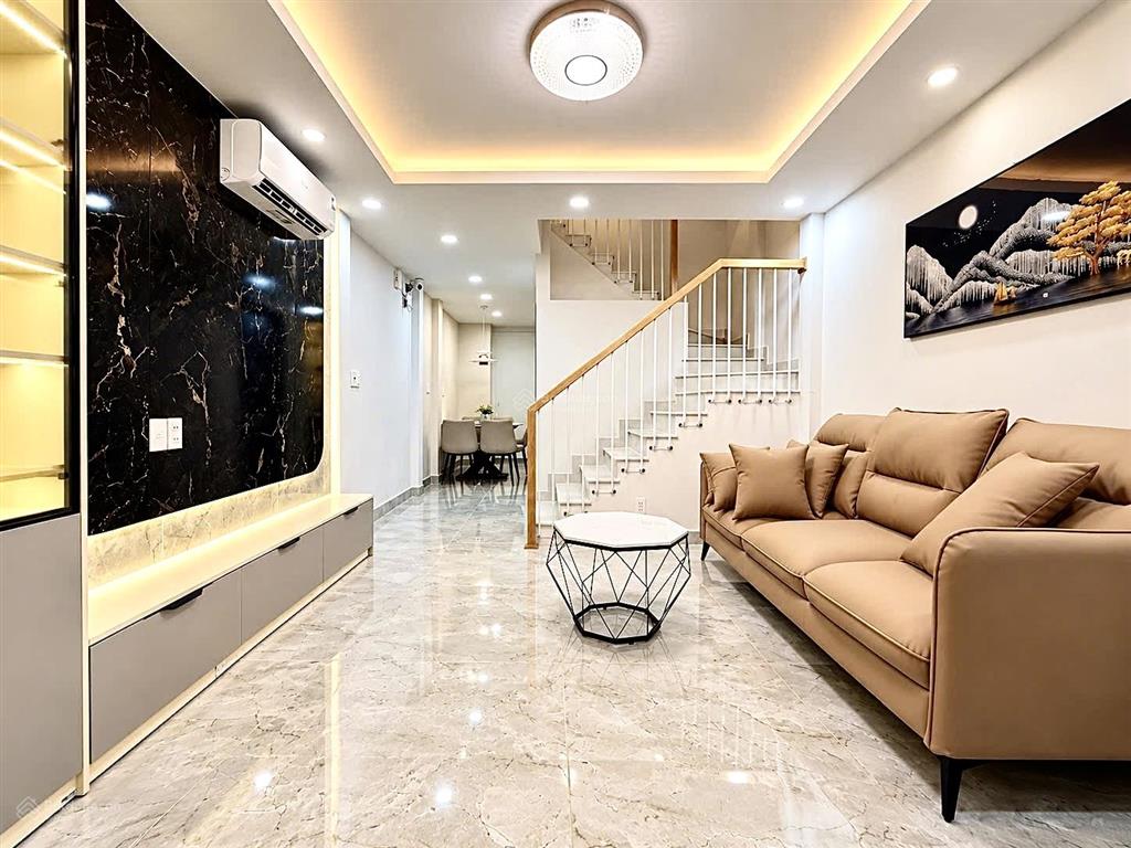 Nhà mới đẹp, full nội thất, sổ đẹp, ko lg qh  thành thái  3.7x8(30m2), 3 tầng  5.8 tỷ