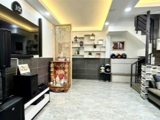 Nhà nở hậu, ngang 5m  trần quang diệu  32m2, 5 tầng  6,2 tỷ