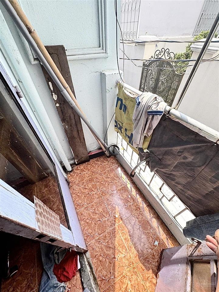 Chỉ 1.85 tỷ sh nhà nhỏ, hẻm 3.5m, nở hậu đẹp  dtsd 36m2  trần văn đang