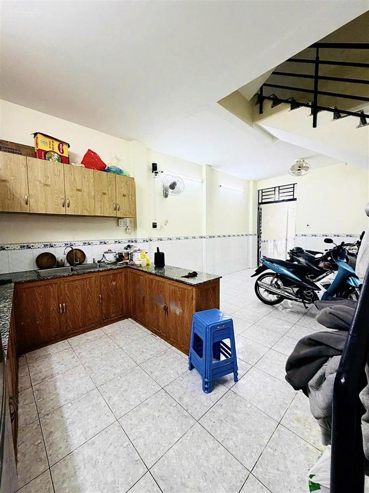 Nhà nở hậu  cách mạng tháng 8  42m2, 4tầng  4.98tỷ