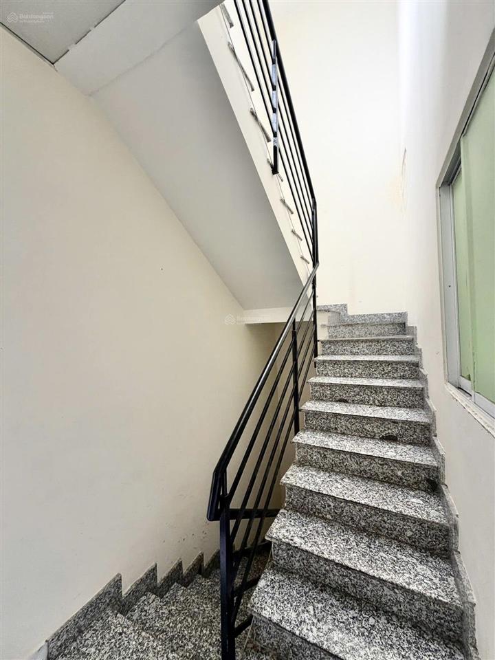 Nhà nở hậu  cách mạng tháng 8  42m2, 4tầng  4.98tỷ