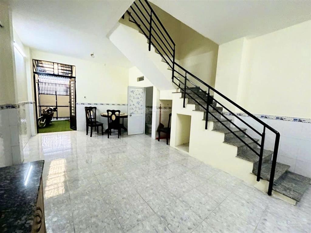 Nhà nở hậu  cách mạng tháng 8  42m2, 4tầng  4.98tỷ