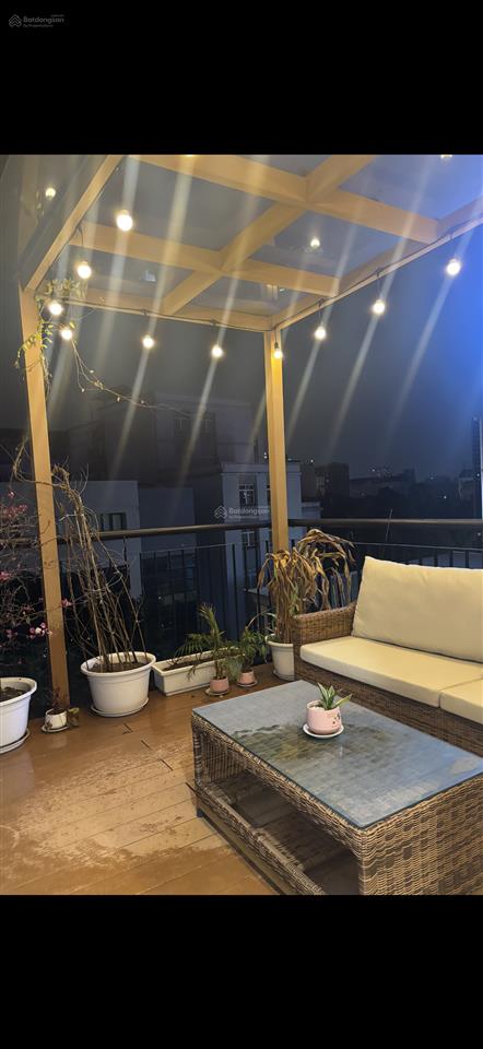 Nhà mặt phố  trung tâm phố cổ  cách hồ gươm chỉ 5 phút đi bộ,  0913 088 ***