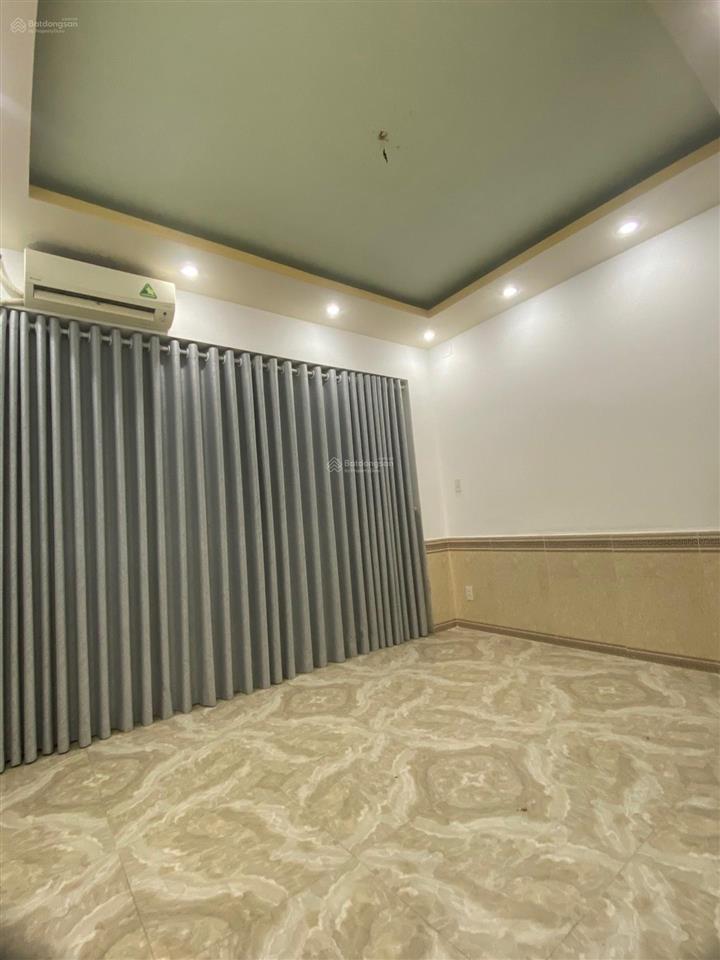 Bán nhà cấp 4 hướng đông, 3pn, 3wc tại phú lâm, tp.hcm