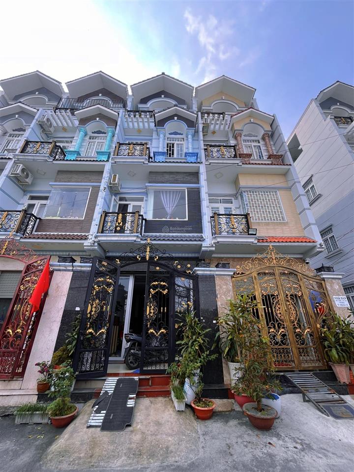 Nhà phố liền kề  62m2  4tầng  hẻm xe hơi tránh  khu ven sông phú định  nhỉnh 7 tỷ