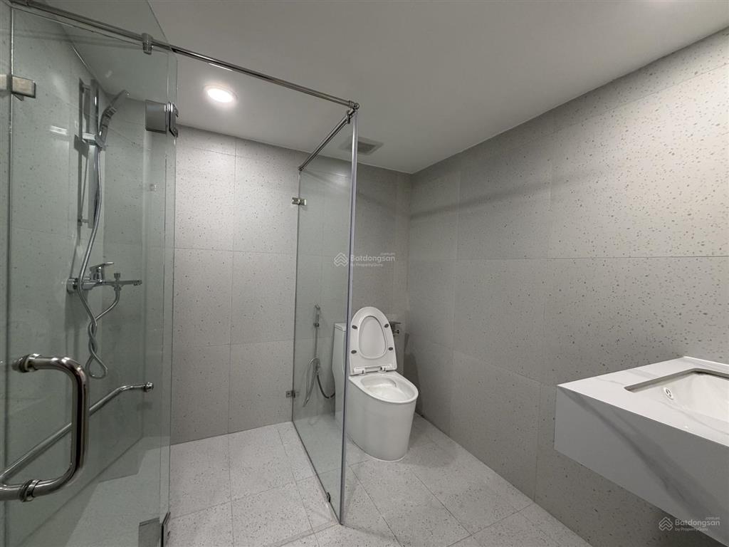 Căn hộ 1pn ngay mặt tiền lý chính thắng, q3, thang máy giặt sấy full nội thất trống sẵn xem ngay