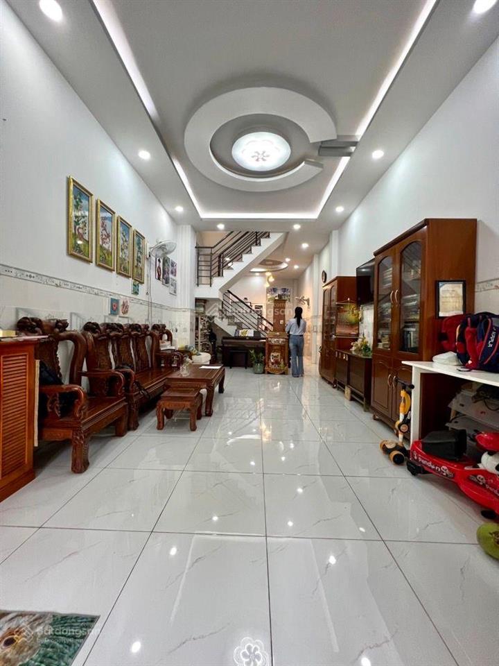 Bán nhà phạm văn bạch  4x12m  hẻm thông  2 tầng đúc  gần mặt tiền  nhà mới  chỉ 4,x tỷ