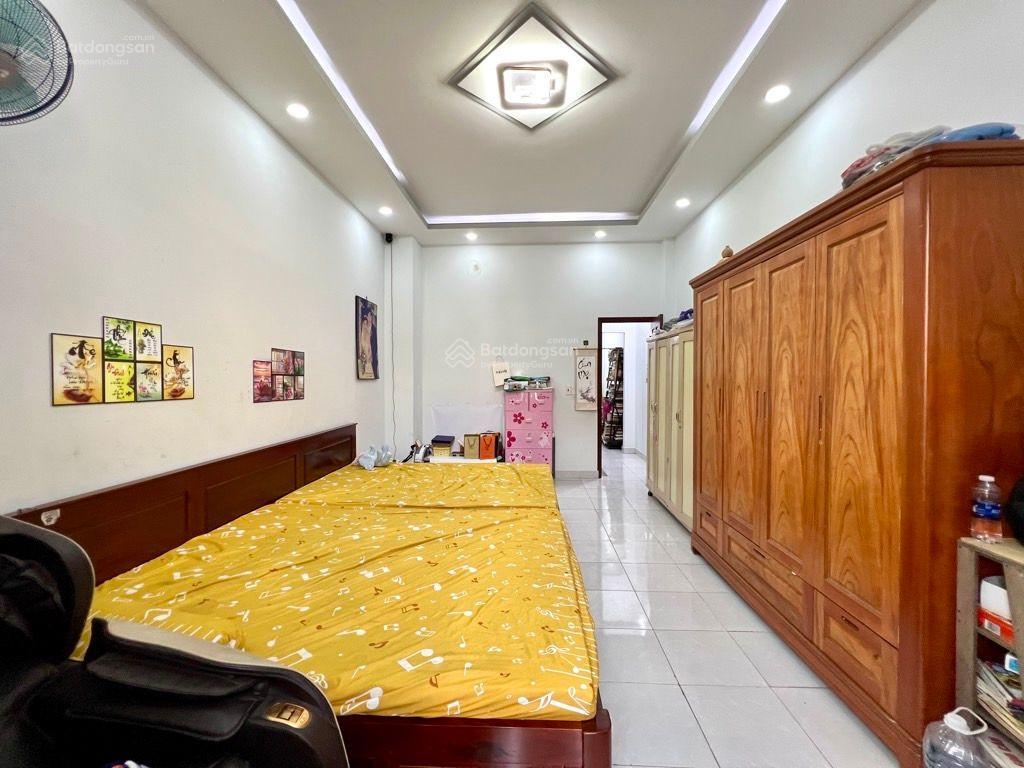 Bán nhà phạm văn bạch  4x12m  hẻm thông  2 tầng đúc  gần mặt tiền  nhà mới  chỉ 4,x tỷ