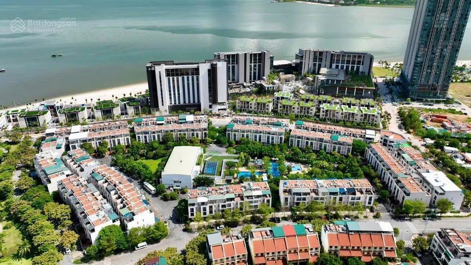 Bán villa lotus residences căn góc 3 mặt thoáng gần bãi tắm trung tâm du lịch bãi cháy, hạ long