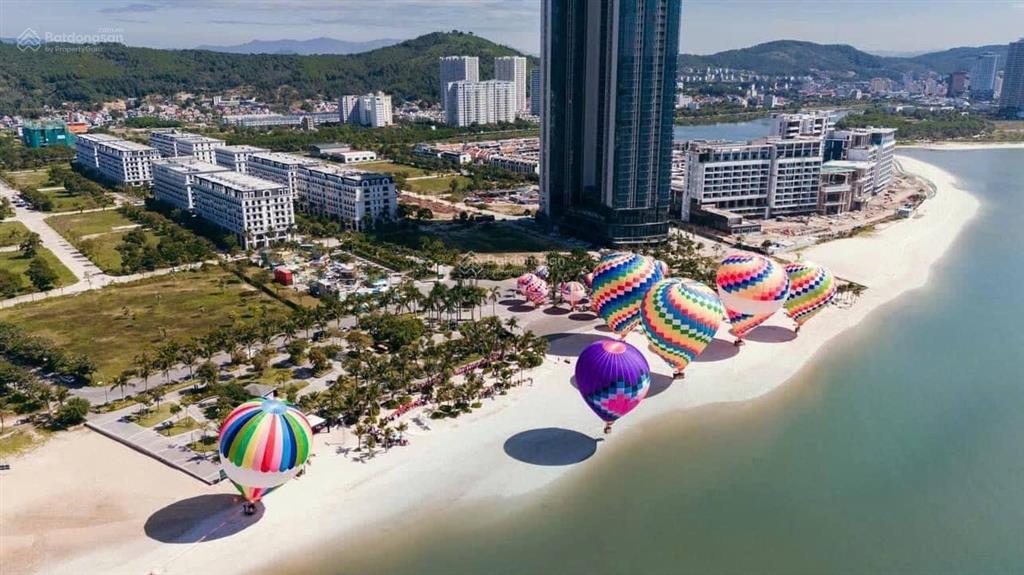 Bán villa lotus residences căn góc 3 mặt thoáng gần bãi tắm trung tâm du lịch bãi cháy, hạ long