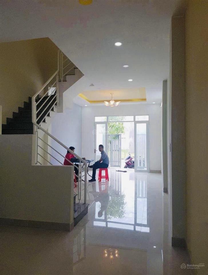 Ngay chợ long trường q9, nhà 2 tầng, 56m2, shr vuông, hoàn công đủ chỉ 4,15tỷ nhẹ.