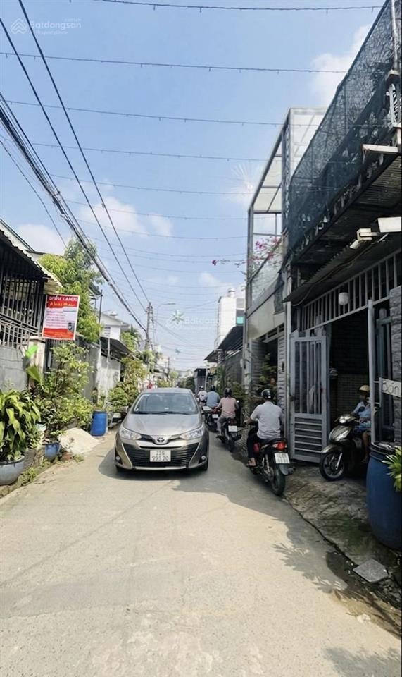 76m2, chỉ 4,2 tỷ tl, nhà 2 tầng, 4pn, đường 16  p long bình q9, đường thông ô tô chạy, dân trí cao