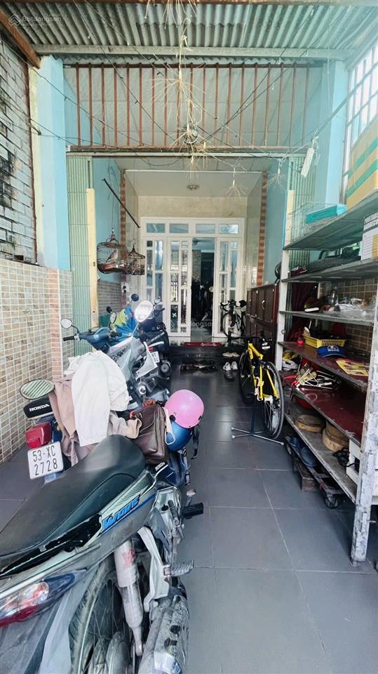 76m2, chỉ 4,2 tỷ tl, nhà 2 tầng, 4pn, đường 16  p long bình q9, đường thông ô tô chạy, dân trí cao