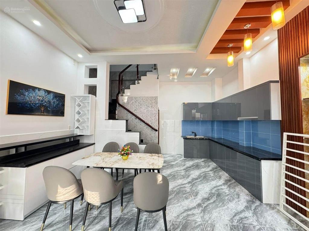 Bán nhà hxh phạm văn chiêu 55m² x3 tầng 5 tỷ 65