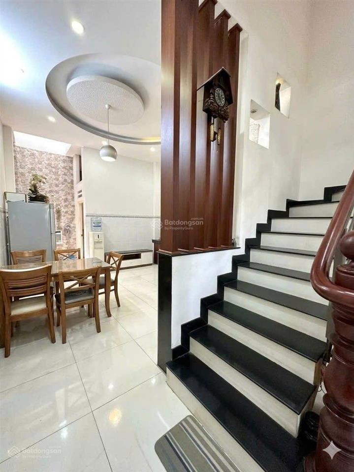 Bán nhà mới hxt 8m phạm văn chiêu 68m2x3 tầng 7tỷ69