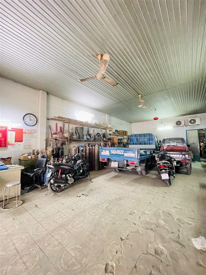 Bán nhà sát mt phan văn hớn gần trường chinh q12, nhà 165m2  ngang 7m  giảm rất sâu còn 9tỷ35