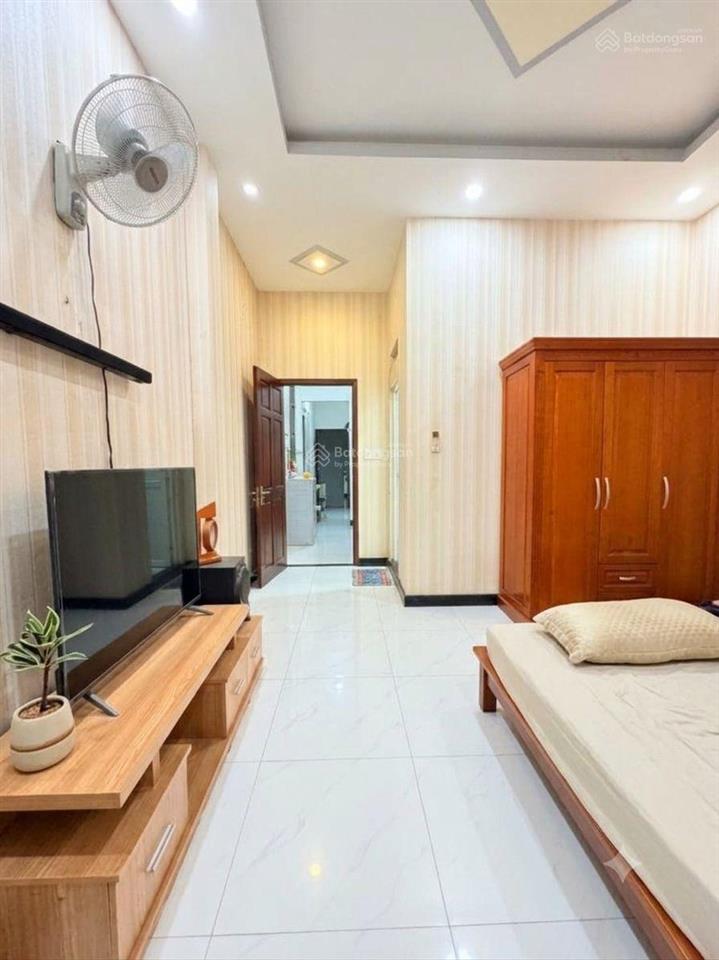 Bán nhà nguyễn văn quá hxh thông 72m2 x3 tầng 5tỷ7