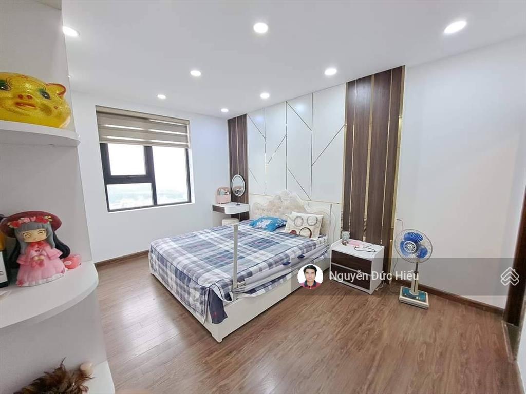Tôi bán chung cư sme hoàng gia 105m2, 3 phòng ngủ, 3 vs, nhỉnh 5 tỷ