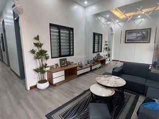 Thông tin chuẩn bán ch tại tập thể bộ tư lệnh biên phòng 3 ngủ 2vs, nhà rất đẹp, hiện đại