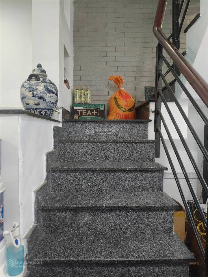 Bán nhà 3 tầng nguyễn thị sáu q12  hẻm xe hơi thông  chỉ 3 tỷ (shr)