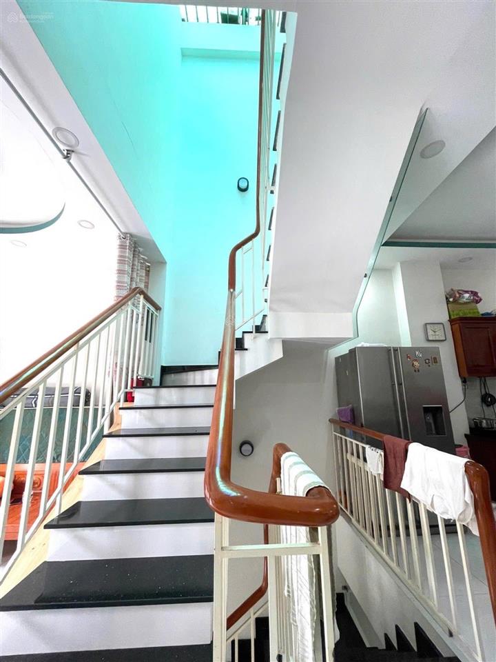 Bán nhà đông hưng thuận q12, 4x15m, 1 trệt 2 lầu, 4pn, xe hơi vào nhà, sổ hoàn công, giá 5,4 tỷ