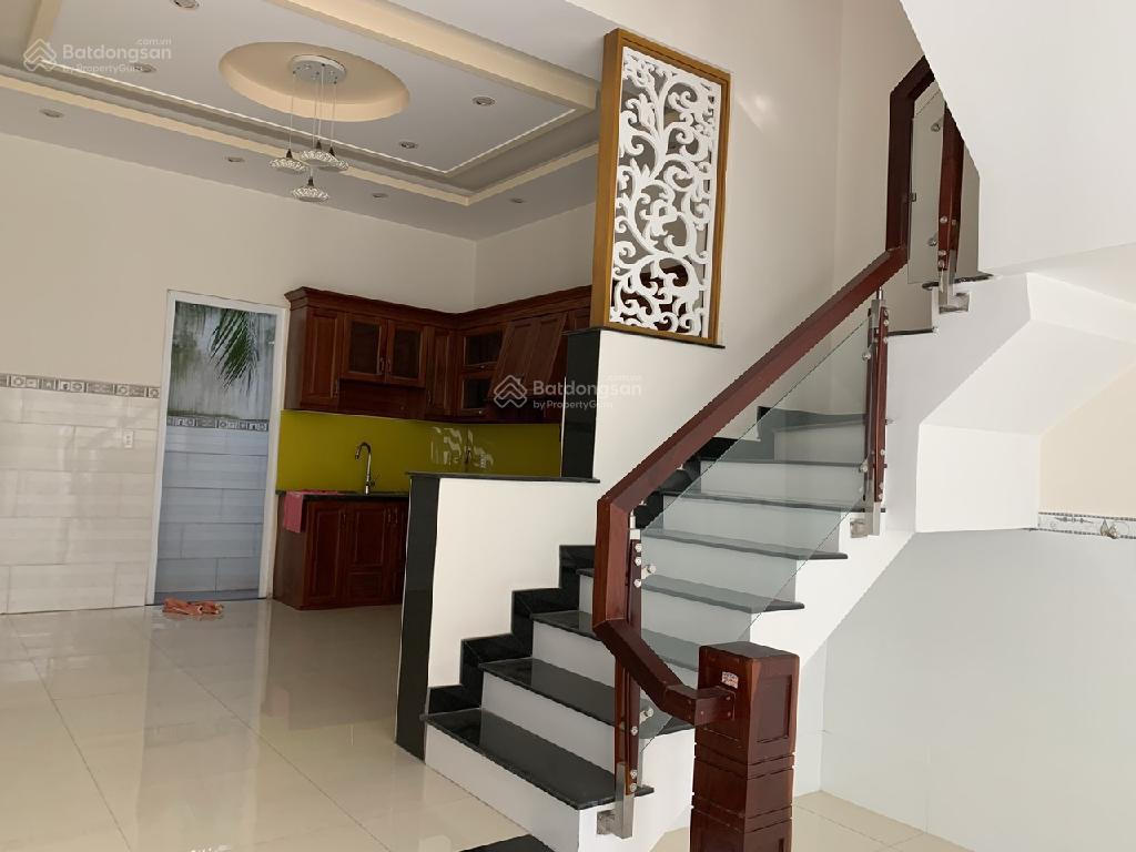 Bán nhà 2 tầng hẻm xe hơi thạnh lộc quận 12 sát gò vấp, 4x12,5m, gần ngã tư ga, giá chỉ 4,2 tỷ