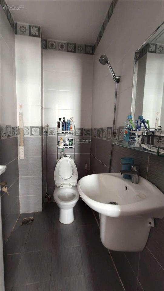 Bán nhà 2 tầng hẻm xe hơi thạnh lộc quận 12 sát gò vấp, 4x12,5m, gần ngã tư ga, giá chỉ 4,2 tỷ
