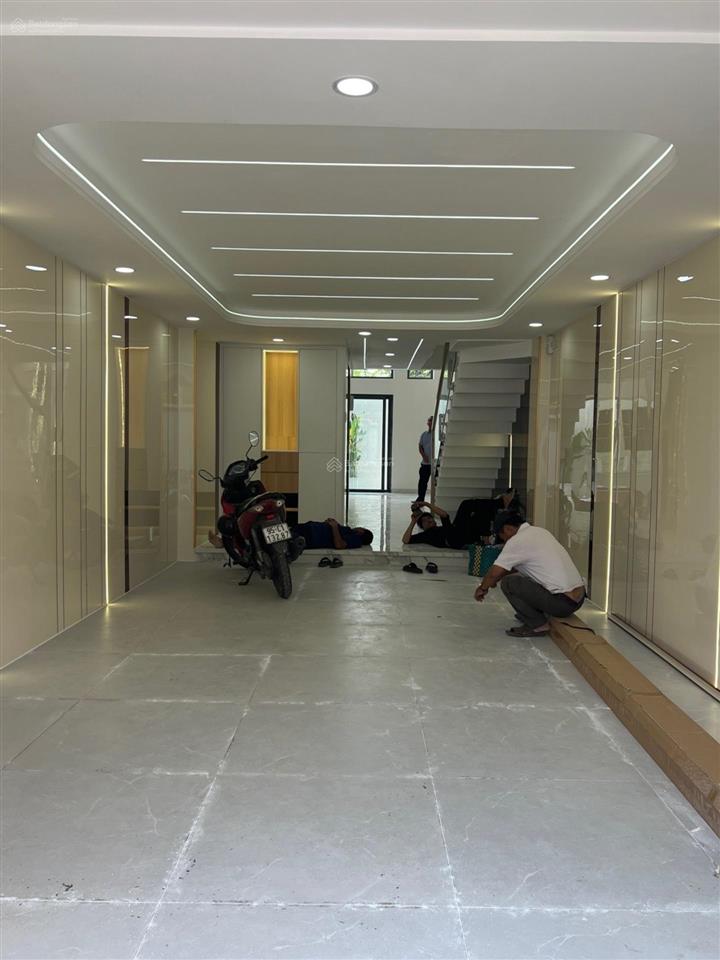 Giảm 800 triệu! nhà 5 tầng thang máy đường 10m vườn lài  thạnh lộc , quận 12, 80m2, chỉ 8,3 tỷ