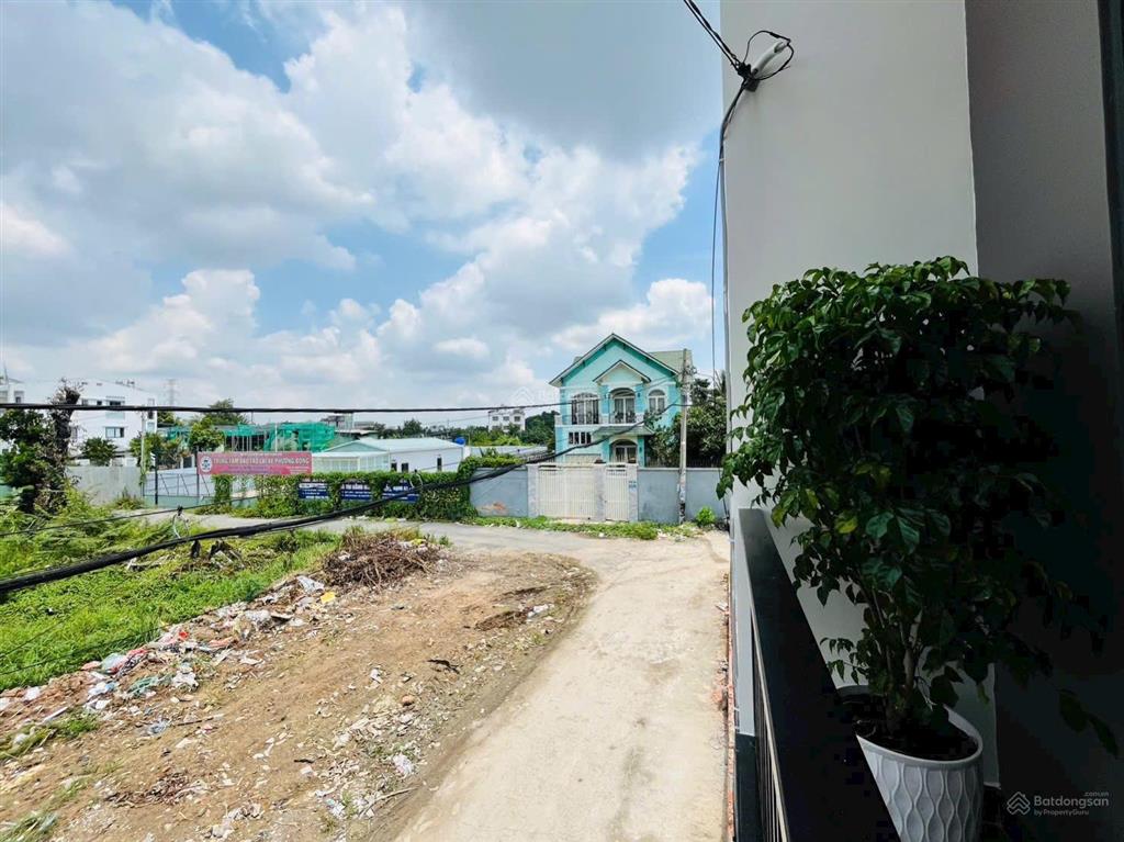 Nhà 4 tầng gara ô tô, đường 7m thạnh lộc  an phú đông, quận 12  gần ngã tư ga, 4pn, giá 5,78 tỷ