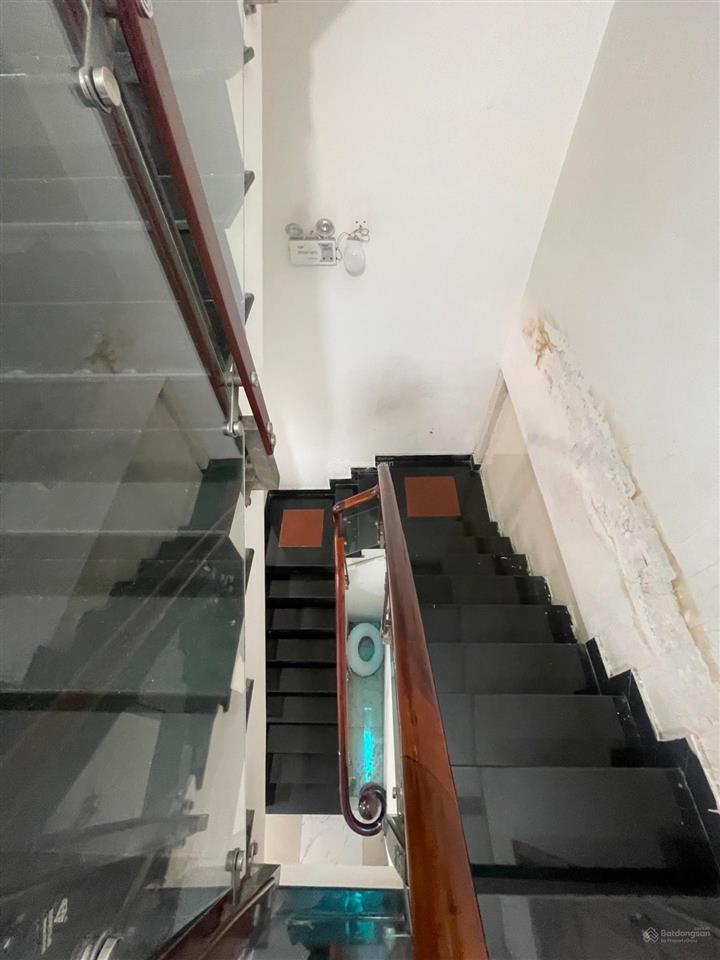 Nhà 4 tầng hẻm 8m hà huy giáp q12  7pn chdv dòng tiền 21 tr/tháng  giá chỉ 6,4 tỷ tl