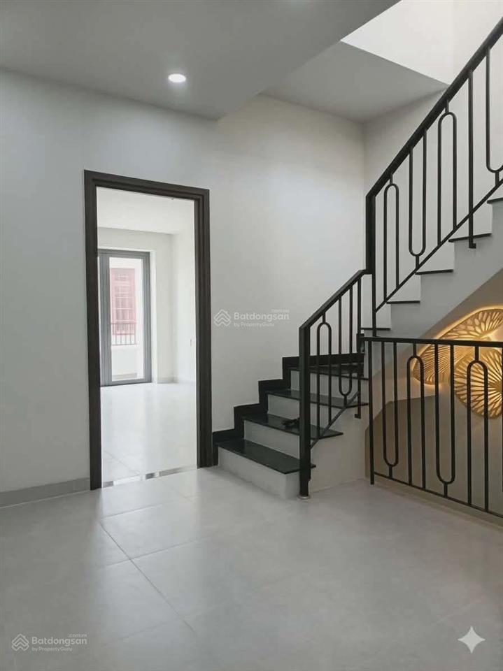 Bán nhà hiệp bình thủ đức 107m 3 tầng 6pn hẻm xe hơi gần kdc hồng long gần vạn phúc city 8.4 tỷ