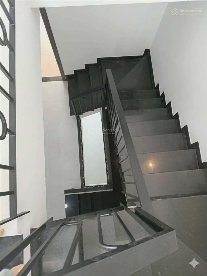 Bán nhà hiệp bình thủ đức 107m 3 tầng 6pn hẻm xe hơi gần kdc hồng long gần vạn phúc city 8.4 tỷ