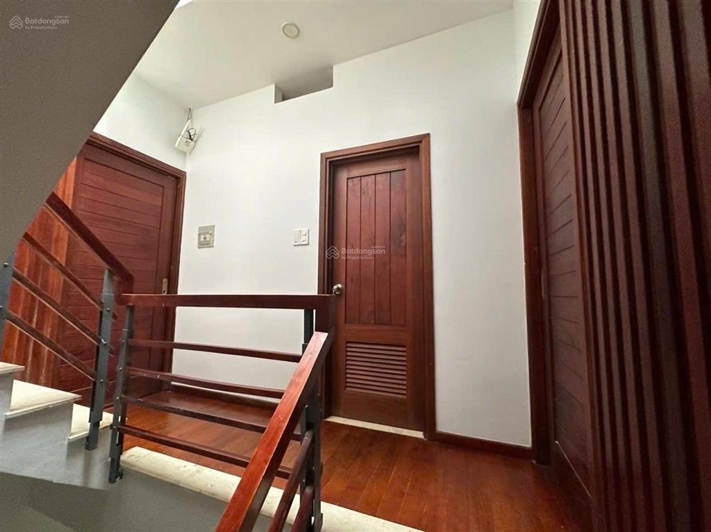 Bán nhà mtkd cá sấu hoa cà hiệp bình chánh 112m 3 tầng 8.9 tỷ