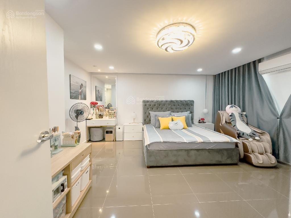 Mặt tiền kinh doanh lô góc  cách mạng tháng tám  210m 3 tầng 20 tỷ