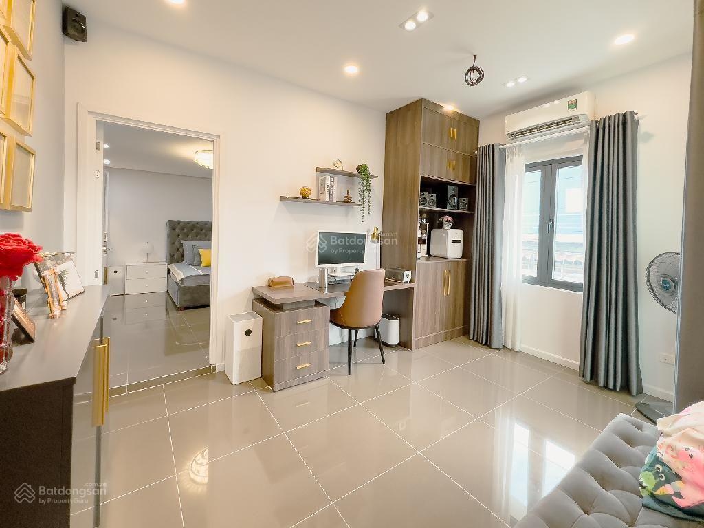 Mặt tiền kinh doanh lô góc  cách mạng tháng tám  210m 3 tầng 20 tỷ