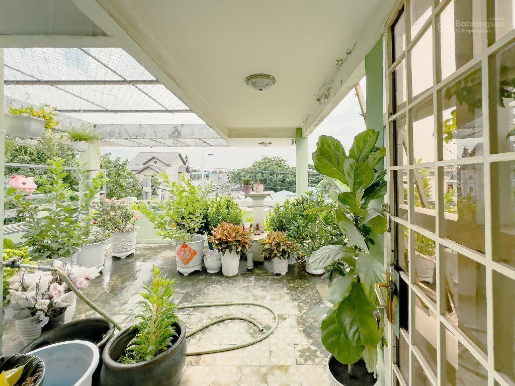 Mặt tiền kinh doanh lô góc  cách mạng tháng tám  210m 3 tầng 20 tỷ
