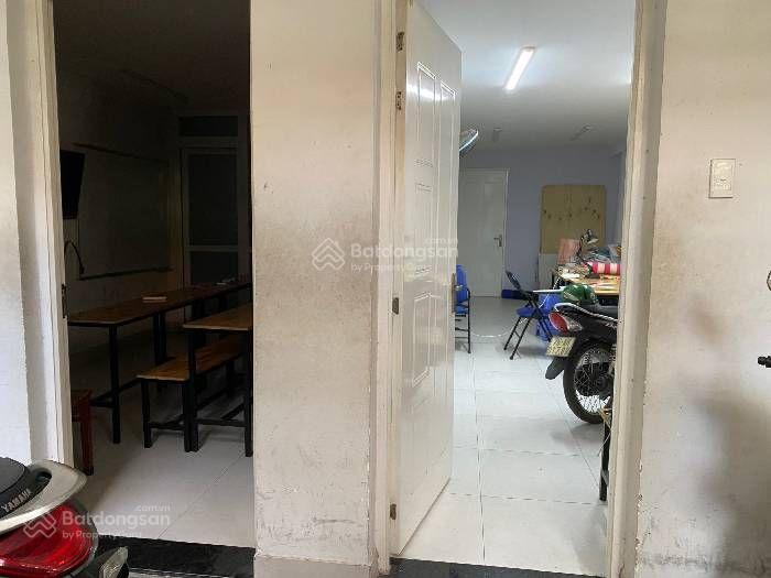 Nhà 4.3 x 16.4m  mặt tiền trệt ngô quyền  trần hưng đạo quận 5. tiện kinh doanh mua bán hay để ở