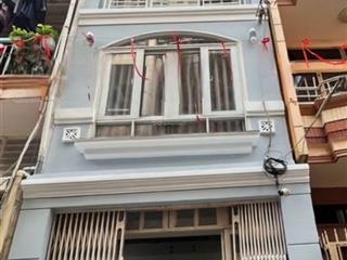 Nhà 5 tầng giá mềm  nguyễn văn cừ tt quận 5  giáp quận 1 tiện ra tt sài gòn chợ bến thành. metro