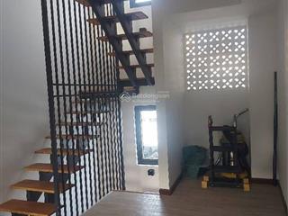 Nhà 4 tầng  sân thương.lê hồng phong quận 5. gần bênh viện nguyễn trãi. tt chấn thương chỉnh hình.