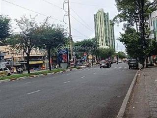 Nhà 4 tầng  dt 4.5x15 m. gần thuận kiều plaza. chợ tân thành. chợ kim biên. bệnh viện chợ rẫy.