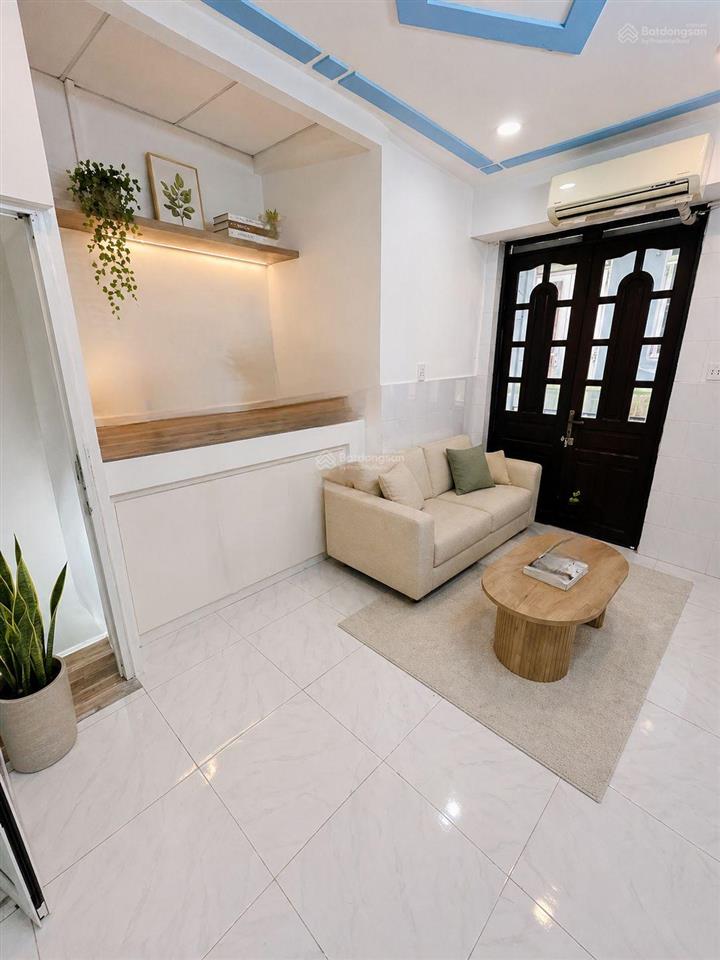 Chỉ nhỉnh 1t8.. có ngay ngôi nhà 2 tầng xinh xắn.
giấy tờ hợp lệ. ngay trung tâm quân 5.
