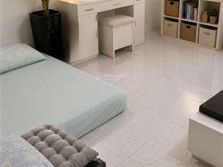 Cc lầu 1 có lửng  dt 75m2. nhà mơi đẹp vào ở ngay. gần thuận kiều plaza. chợ tân thành. ttquân 5.
