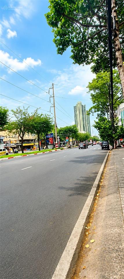Nhà 3 tầng nội thất mới đẹp. gần chợ bình tây. chợ xóm vôi. sát đường hồng bàng. tt quận 5