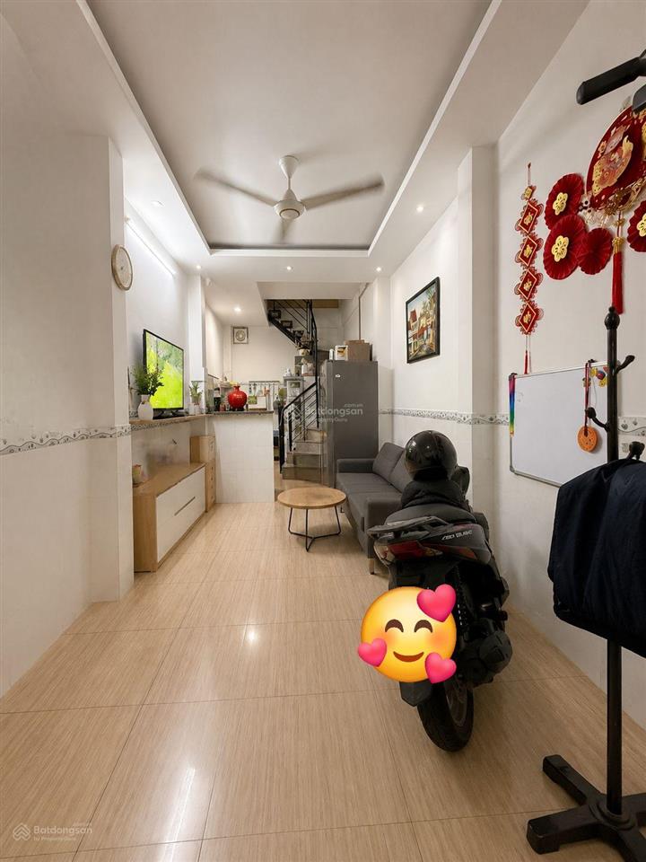 Nhà 3 tầng đường nguyễn văn cừ ngay ttquân 5 ra chợ bến thành, metro chỉ 5phut.