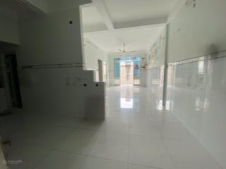 Căn hộ tản đà 65m2. có ban công rộng, cửa sổ. gần cầu nguyễn tri phương. chợ an đông. ttquân 5