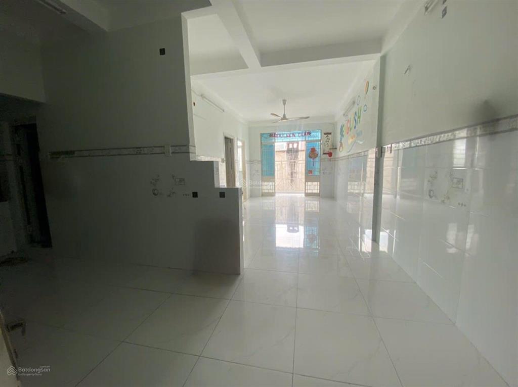 Căn hộ tản đà 65m2. có ban công rộng, cửa sổ. gần cầu nguyễn tri phương. chợ an đông. ttquân 5