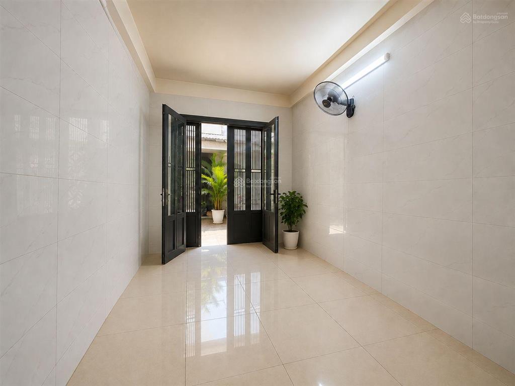 Nhà 4tâng sân thương  3pn/3wc. đường hà tôn quyền quận 5. gần chợ bình tây. bến xe chợ lớn.