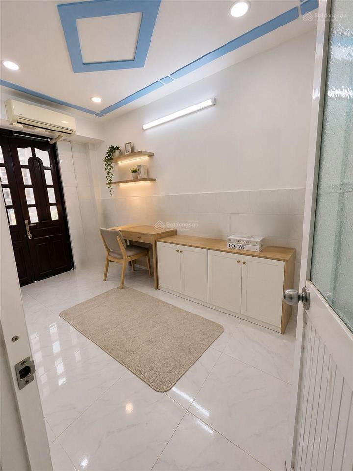 Nhà xinh 2tâng/ hẻm thông đường trần hưng đạo. gần bv ct chỉnh hình. cầu nguyễn văn cừ. chỉ 1t9